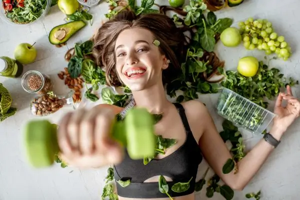 Unhas E Pele Bem Cuidadas: Como A Alimentação Transforma Sua Beleza Naturalmente 2 "Alimentos para unhas fortes e pele saudável: ovos, abacate e vegetais verdes"